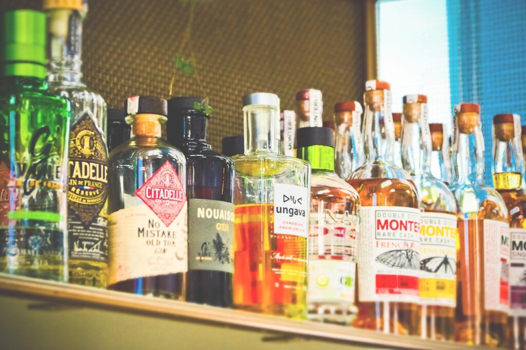 お酒の宅配買取申し込み方法と注意点は？